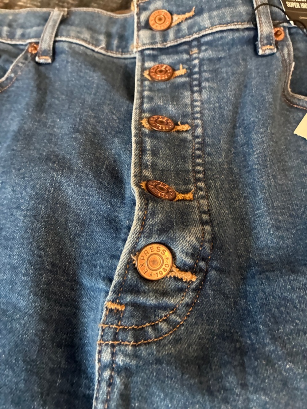 Express Mom Jean Super High Rise - Picture 4 of 9